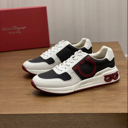 フェラガモ スニーカー