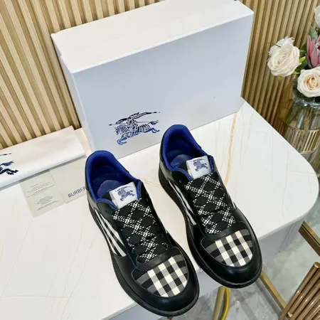 バーバリー ス カジュアルシューズ