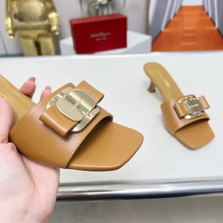 フェラガモ サンダル