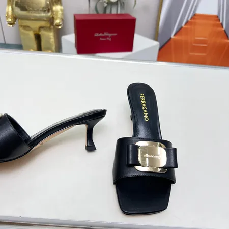 フェラガモ サンダル