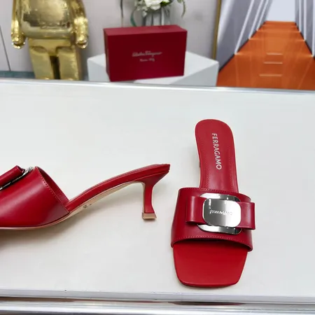 フェラガモ サンダル