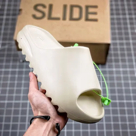 アディダス スリッパ