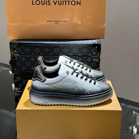 ルイヴィトン カジュアルシューズ