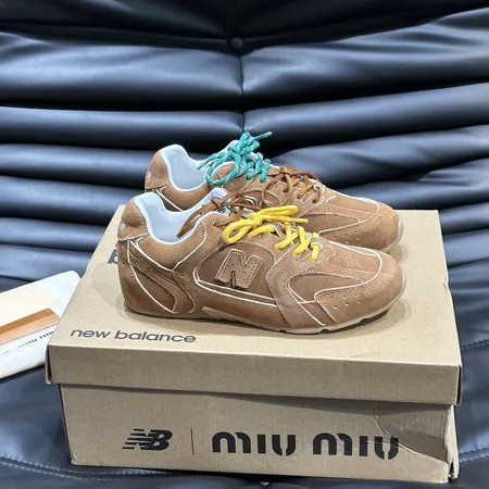 ミュウミュウ スニーカー