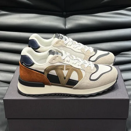 ヴァレンティノ スニーカー