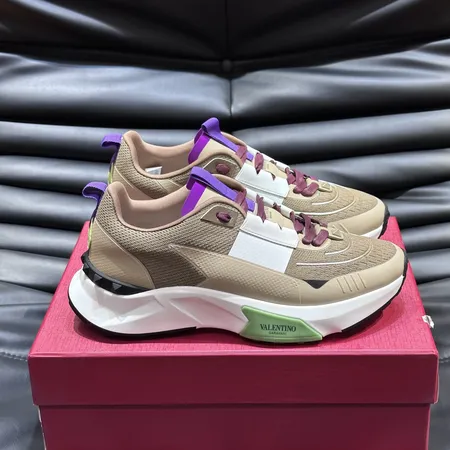 ヴァレンティノ スニーカー
