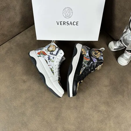 ヴェルサーチ カジュアルシューズ