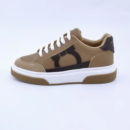 フェラガモ カジュアルシューズ