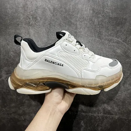 バレンシアガ スニーカー