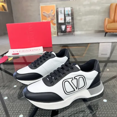 ヴァレンティノ カジュアルシューズ