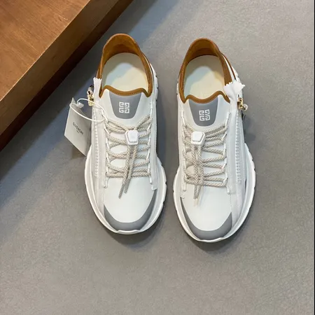 ジバンシィ スニーカー