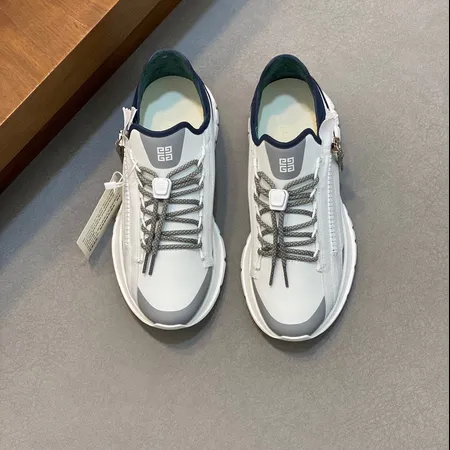 ジバンシィ スニーカー