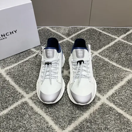 ジバンシィ スニーカー