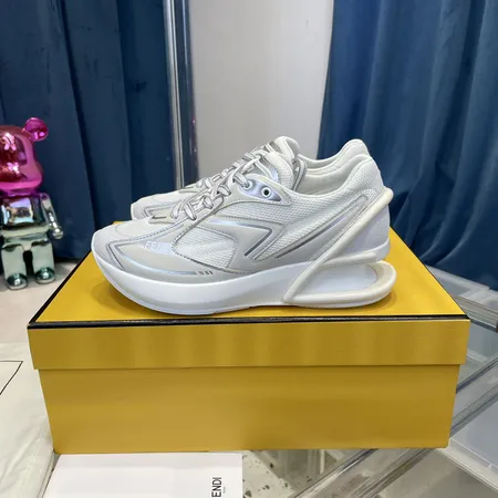 フェンディ スニーカー