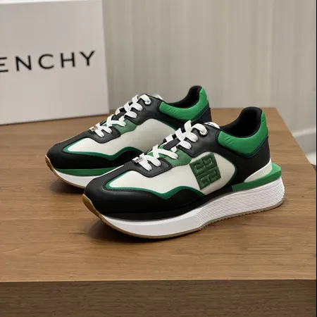 ジバンシィ スニーカー