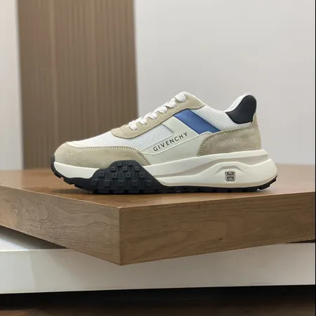 ジバンシィ スニーカー