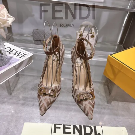 フェンディ サンダル