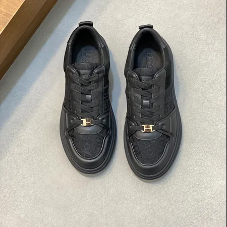 フェラガモ カジュアルシューズ