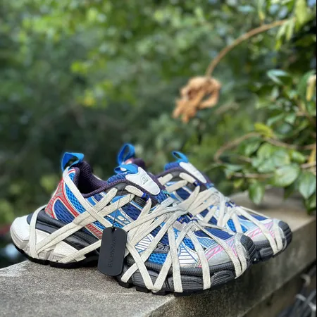 バレンシアガ スニーカー