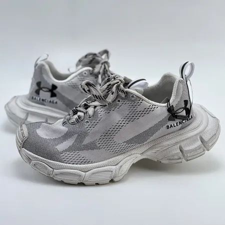 バレンシアガ スニーカー