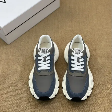 ジバンシィ スニーカー