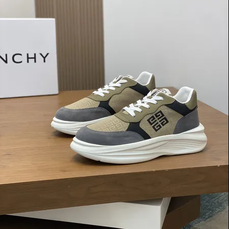 ジバンシィ スニーカー