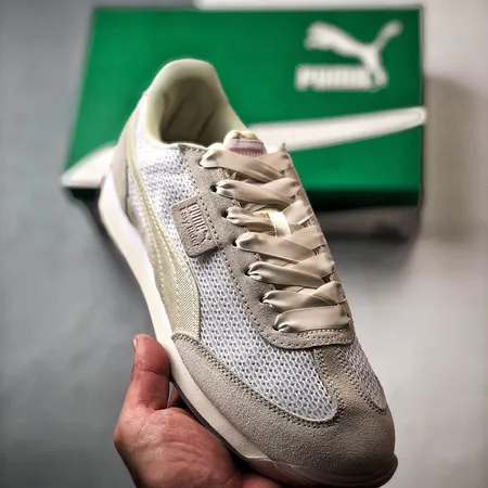 プーマ スニーカー