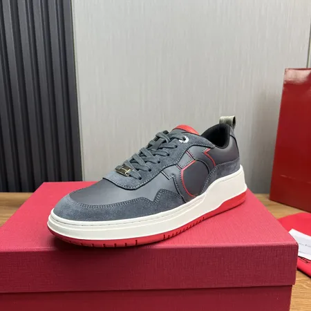 フェラガモ カジュアルシューズ