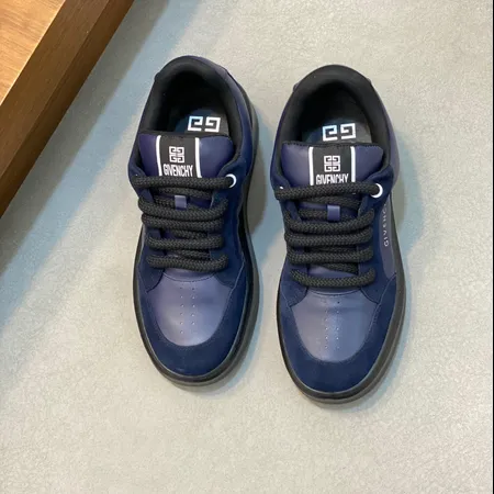 ジバンシィ カジュアルシューズ