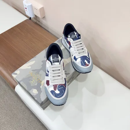 ヴァレンティノ スニーカー