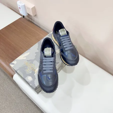 ヴァレンティノ スニーカー