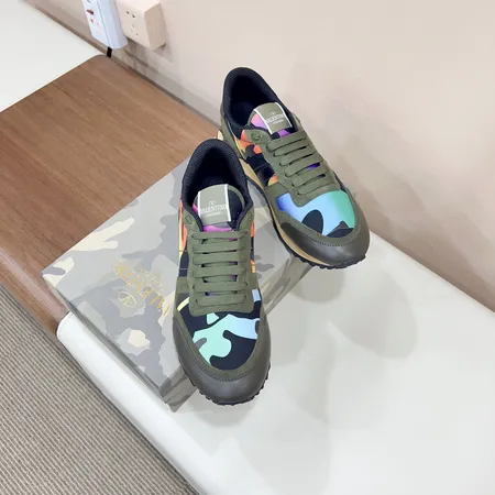 ヴァレンティノ スニーカー