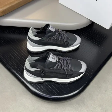 ジバンシィ スニーカー