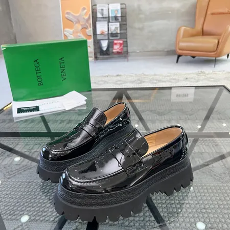 ボッテガ ヴェネタ ビジネスシューズ