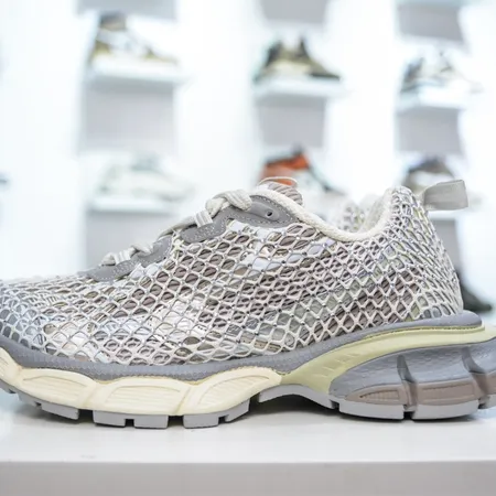 バレンシアガ スニーカー