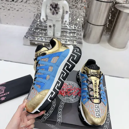 ヴェルサーチ スニーカー