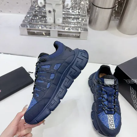 ヴェルサーチ スニーカー