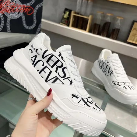 ヴェルサーチ スニーカー