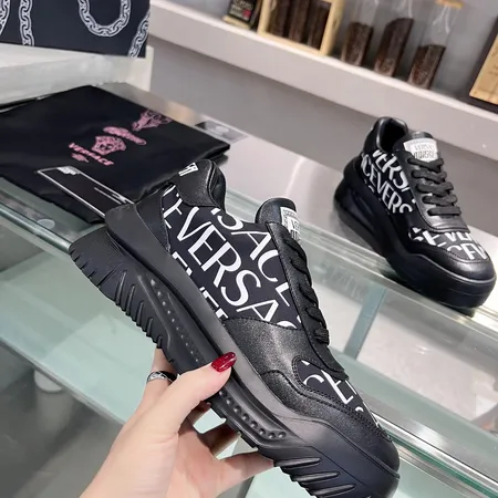 ヴェルサーチ スニーカー