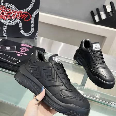 ヴェルサーチ スニーカー