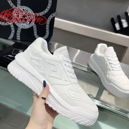 ヴェルサーチ スニーカー