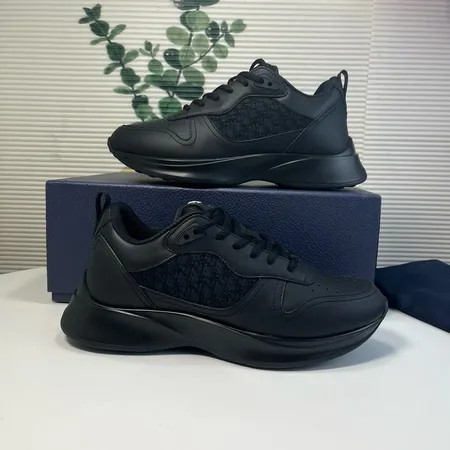 ディオール スニーカー