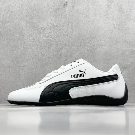 プーマ スニーカー