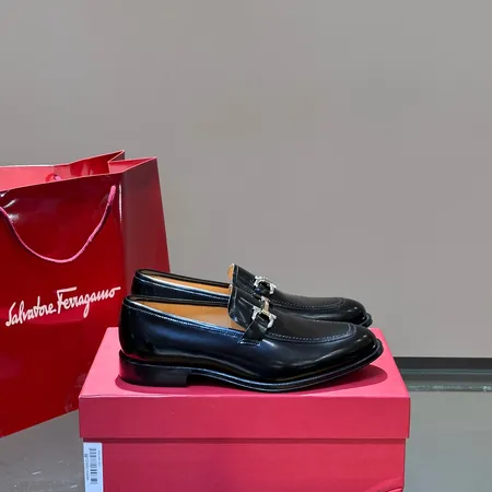 フェラガモ ビジネスシューズ