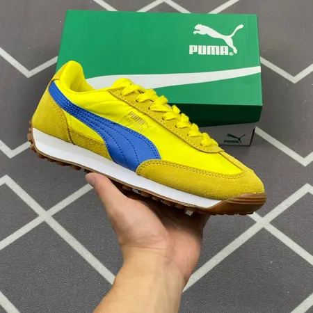 プーマ スニーカー