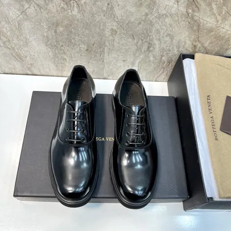 ボッテガ ヴェネタ ビジネスシューズ