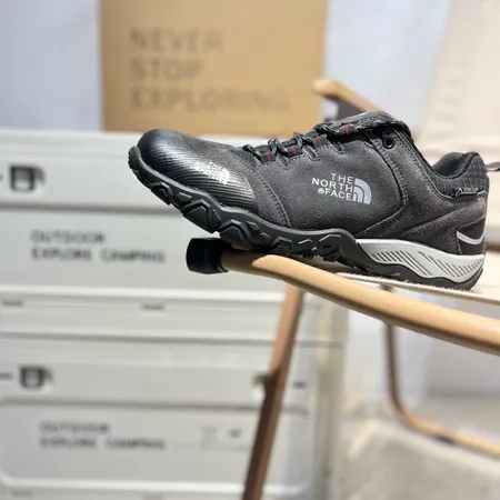 ノースフェイス スニーカー