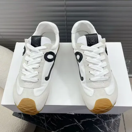 ロエベ カジュアルシューズ