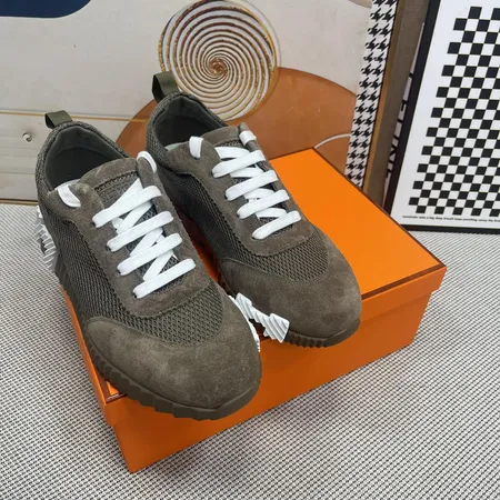 エルメス スニーカー