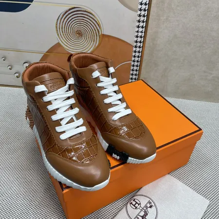 エルメス スニーカー